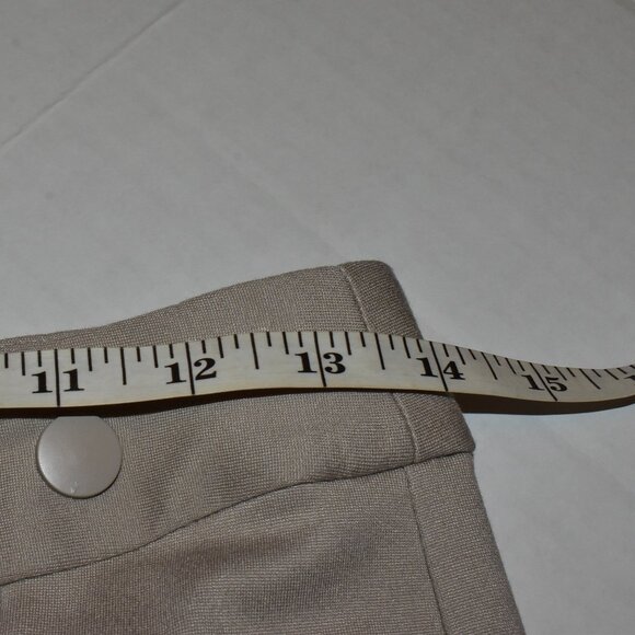 T Tahari Straight Leg Stretch Mid-Rise Ponte Pintuck Pants Size 4P - Picture 5 of 13